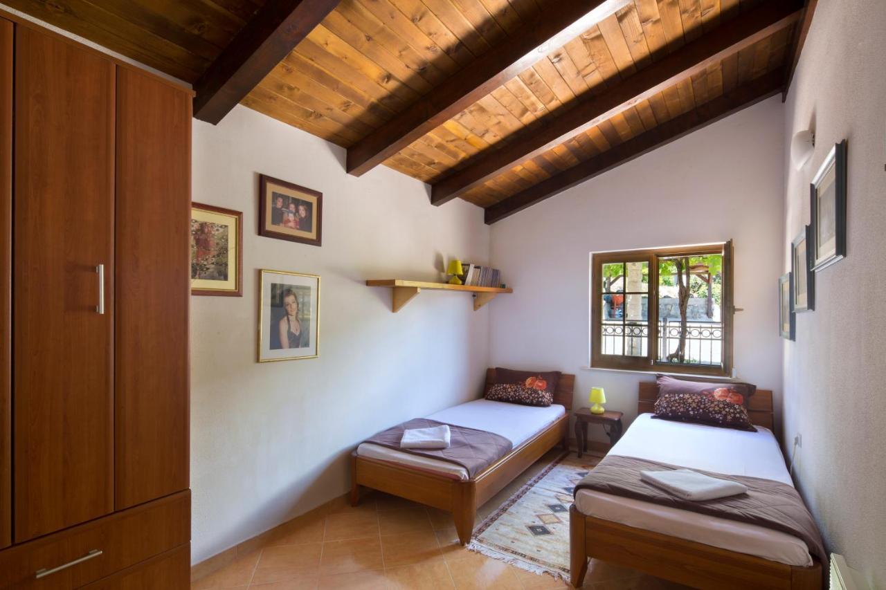 Villa Robinson Petrovac na moru Exterior foto